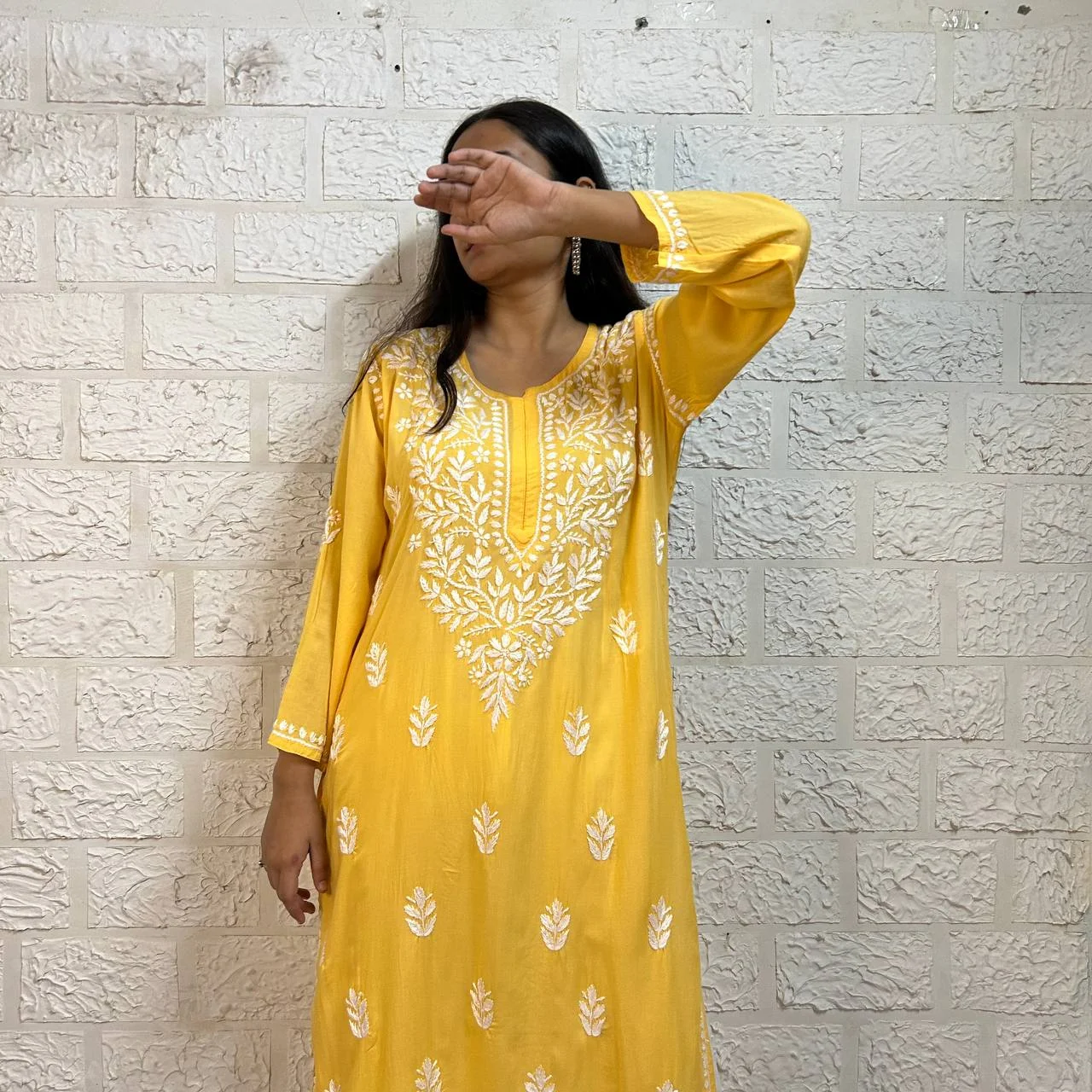 MODAL CHIKANKARI KURTI