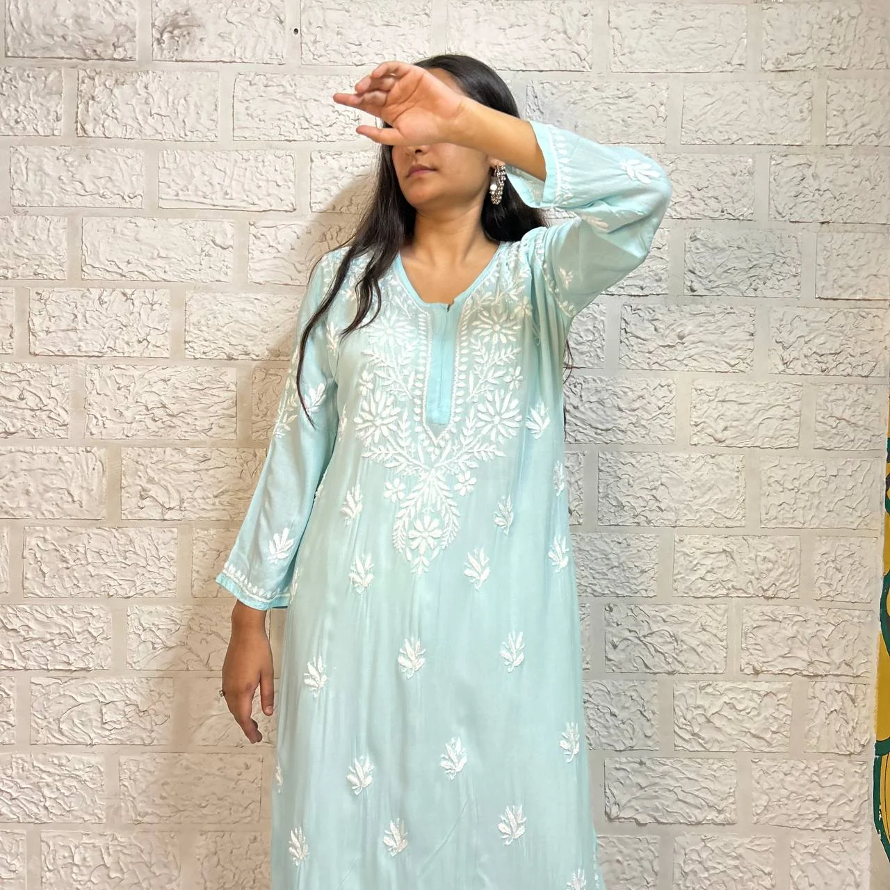 MODAL CHIKANKARI KURTI