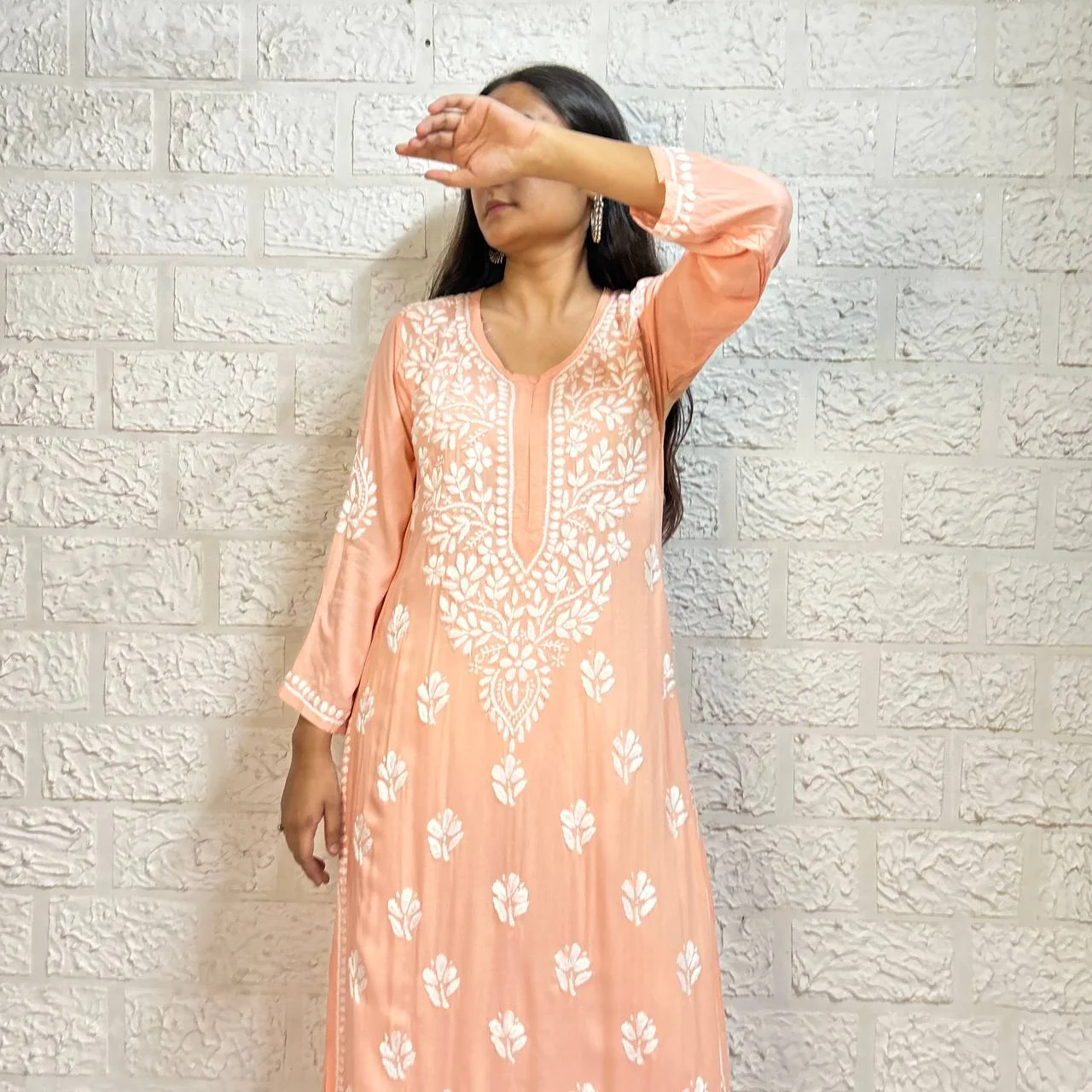 MODAL CHIKANKARI KURTI